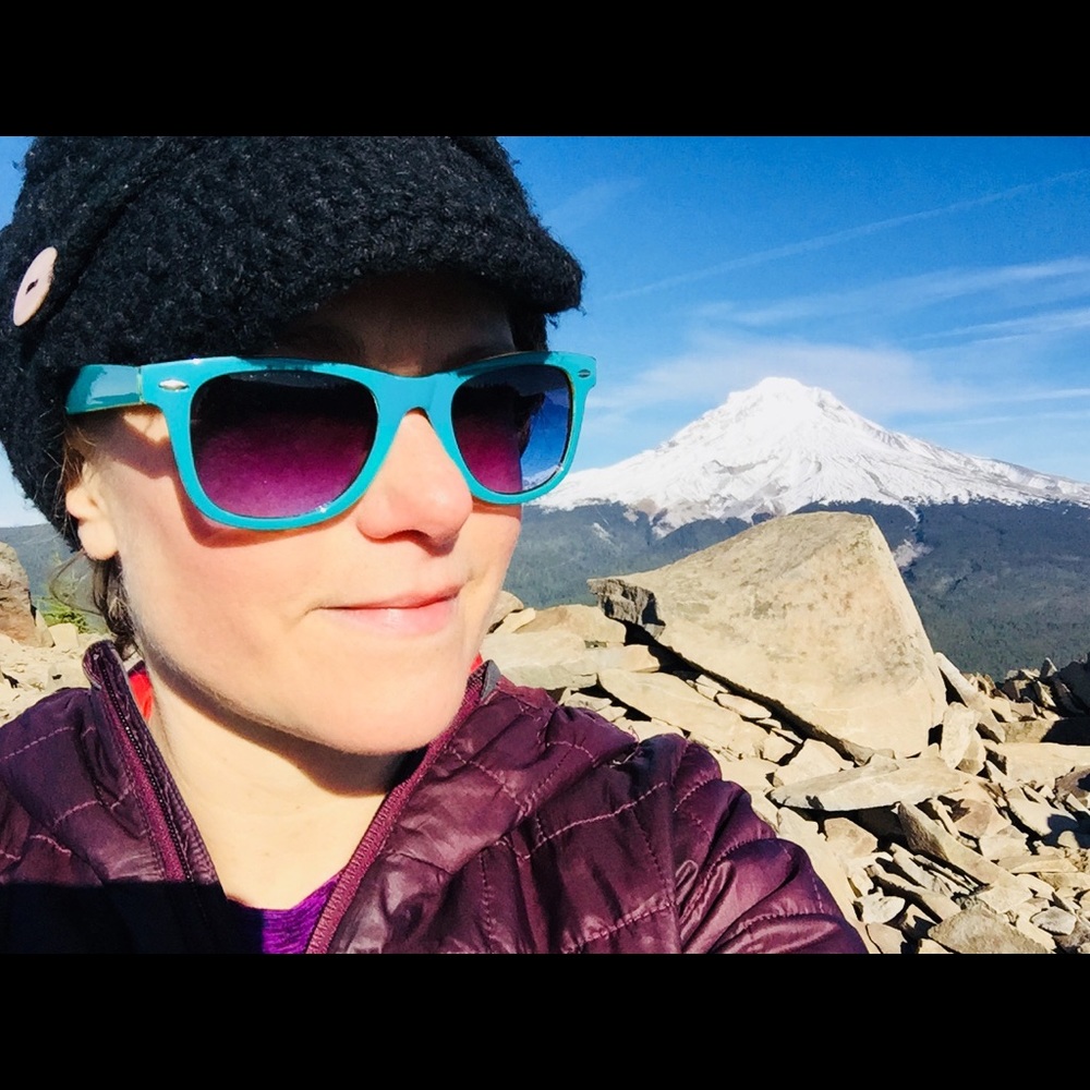 Meet your Posher, Dana